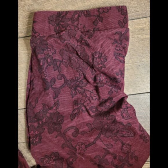 2 for $20 Torrid Purple Lace Print Leggings - Picture 4 of 9